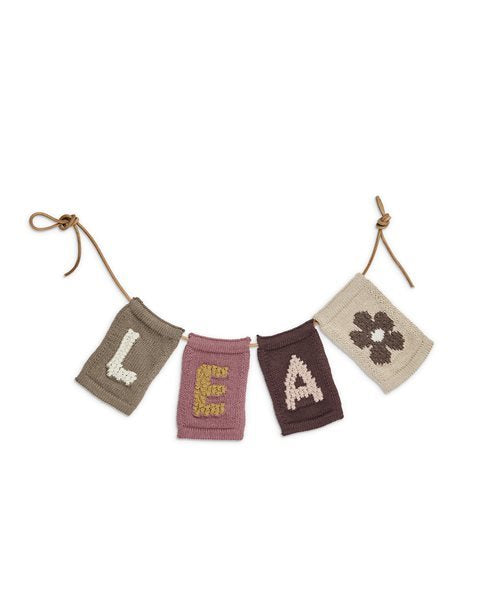 Gebreide letter vlaggetjes A-M - Knitted Letters - Roze tinten - SmallStuff