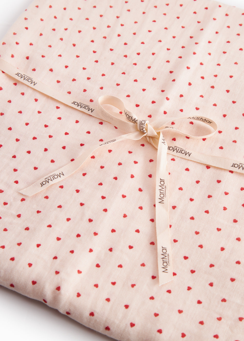 Swaddle - Hydrofiele doek - 110x110 cm - Biologisch katoen mousseline -  Bonded Muslin Print - Happy Hearts/Hartjes - MarMar Copenhagen
