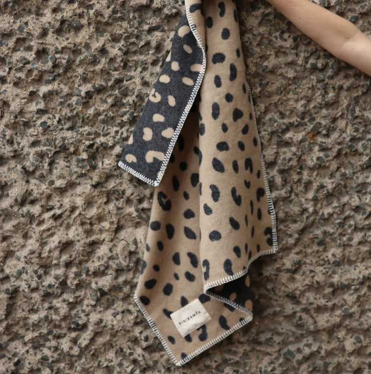 Leopard Merino Biniblanket – Wiegendecke - 100% Merinowolle - 75×100 cm – BINIBAMBA