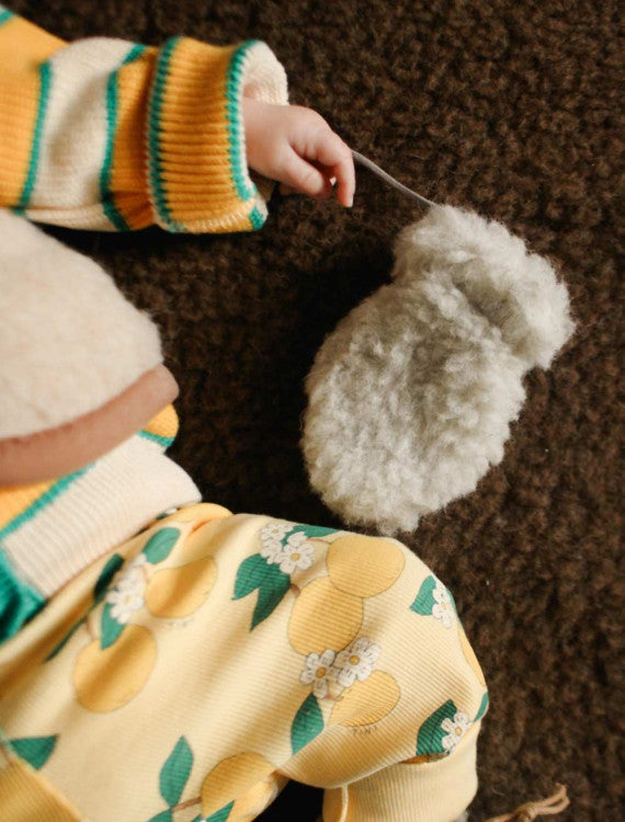 Woolen children's mittens with cord - Gully Junior Beige – 100% wool – Alwero