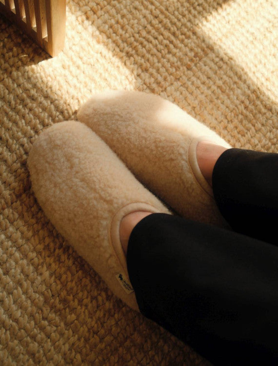 Chaussons Cloudlet – Pantoufles pour femme en laine – Beige – 100 % laine avec éco-semelle – Alwero