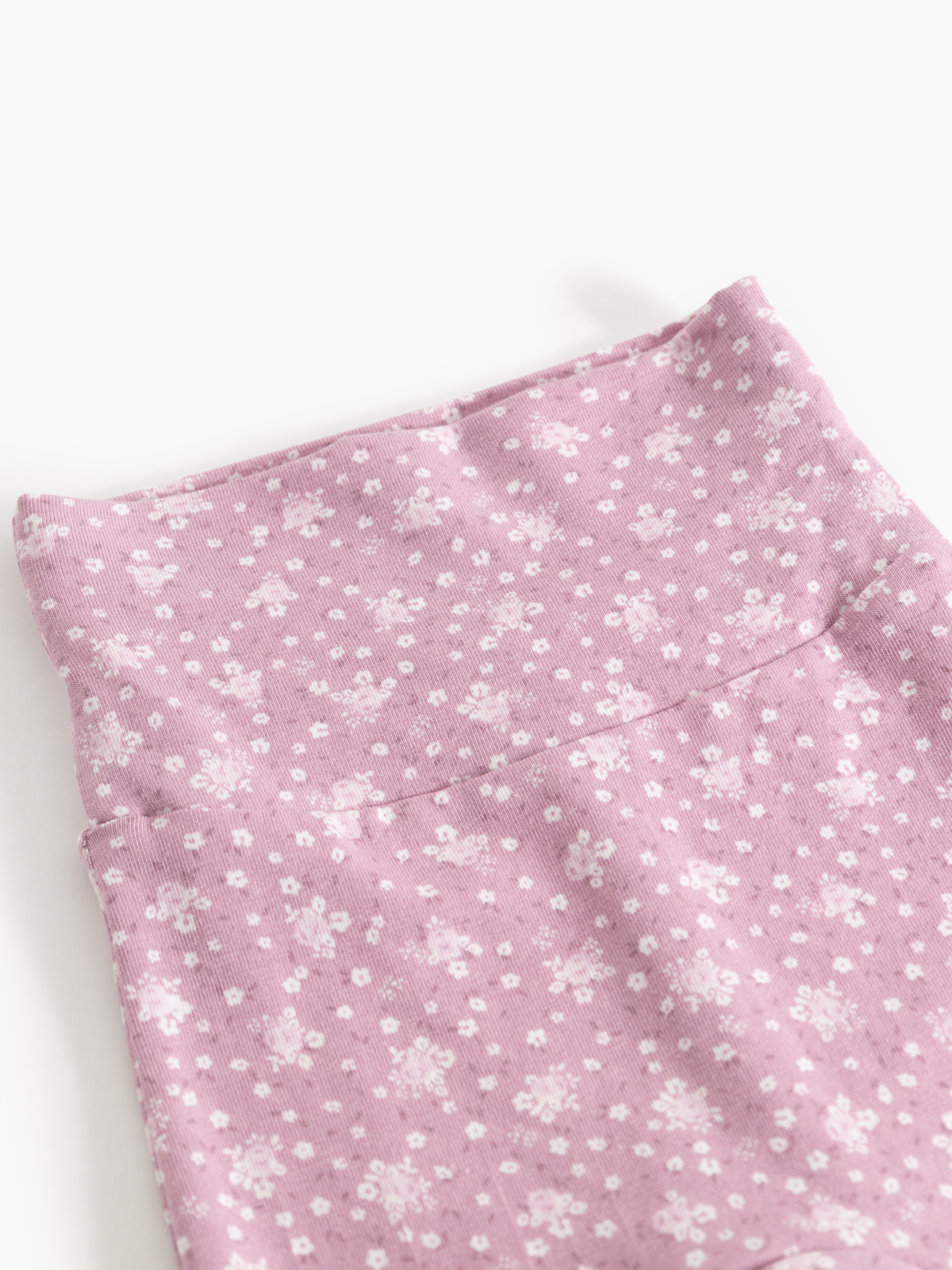 Babybroekje met voetjes – Pixa Lit de Rose – Modal & biologisch katoen – MarMar Copenhagen