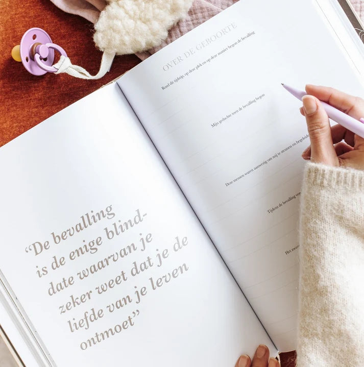 Het begin van jouw leven – Alles-in-één zwangerschaps- en babyinvulboek van 0 tot 1 jaar – Birth Lines