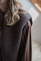 Camino Gilet – Choco Martini Light – Women's cropped 100% wool vest – Alwero