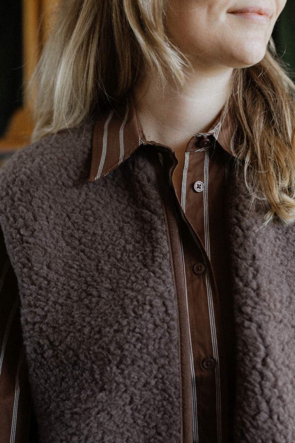 Camino Gilet – Choco Martini Light – Women's cropped 100% wool vest – Alwero