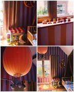 Brede Strepen Bordeaux Blauw – Atelier Chien: Collage der Tapete in verschiedenen Zimmerecken.