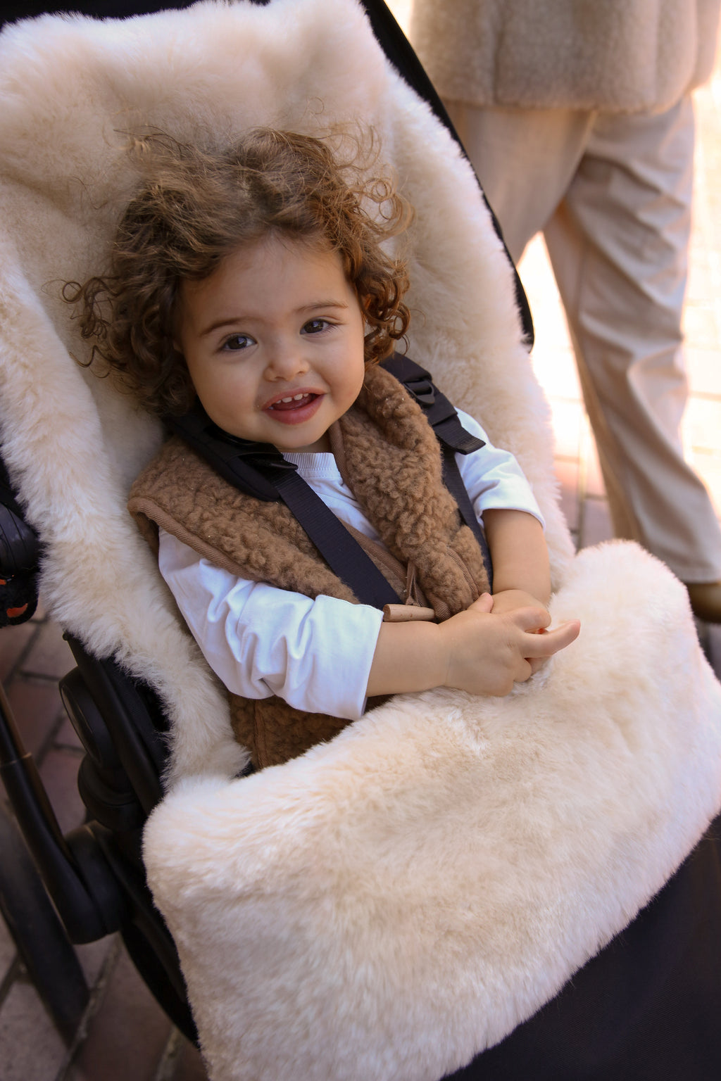 Fußsack Puffmuff® - Merino Lammfell - Noir + Milk - BINIBAMBA