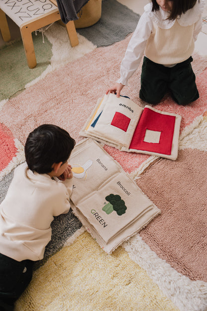 Sensory Book Colours – Sensorisch boek met fruit en groenten – Lorena Canals