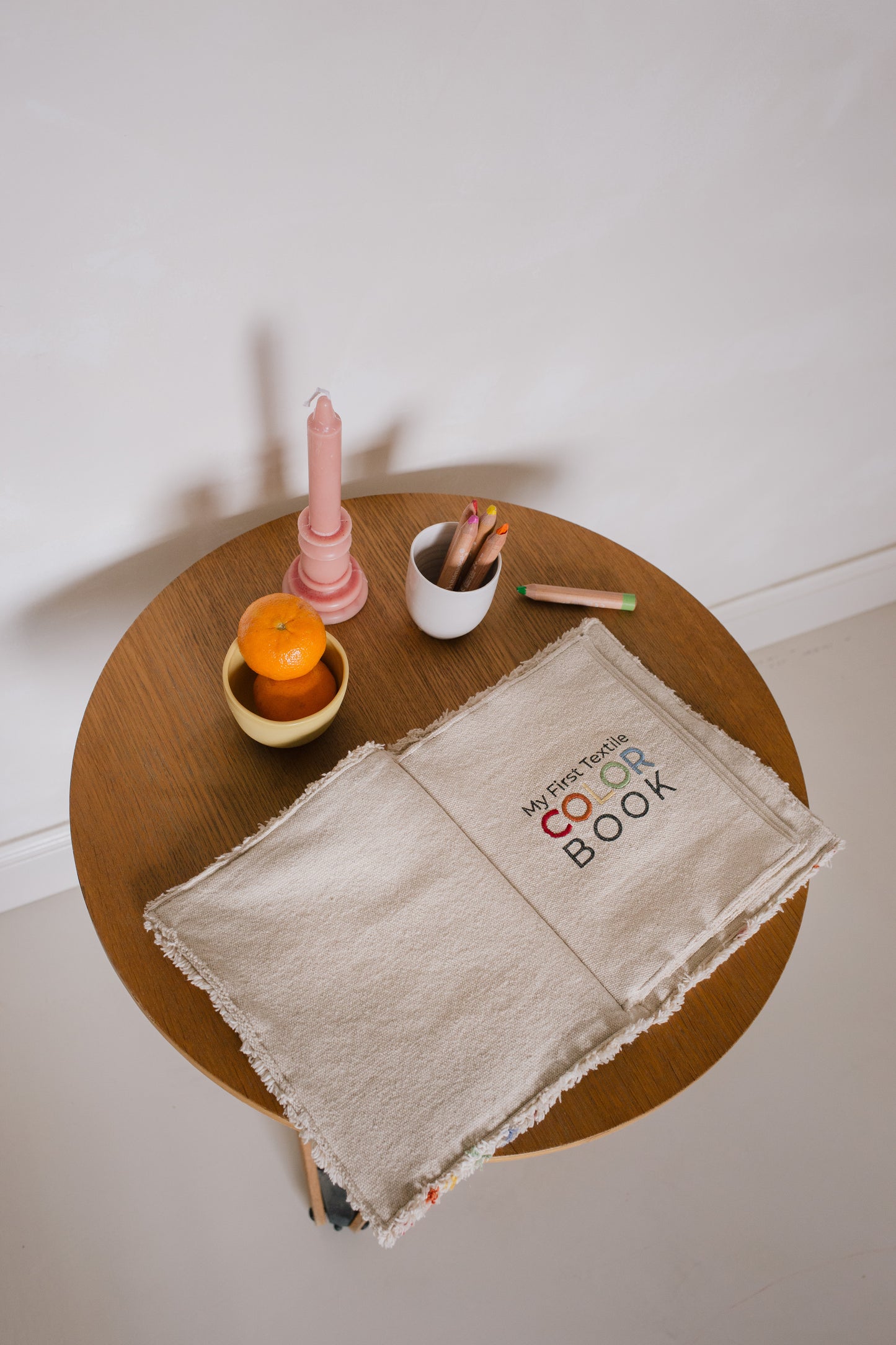Sensory Book Colours – Sensorisch boek met fruit en groenten – Lorena Canals