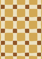 Geblokt Quilt Okergeel – Atelier Chien: Detailansicht des Tapetenmusters.