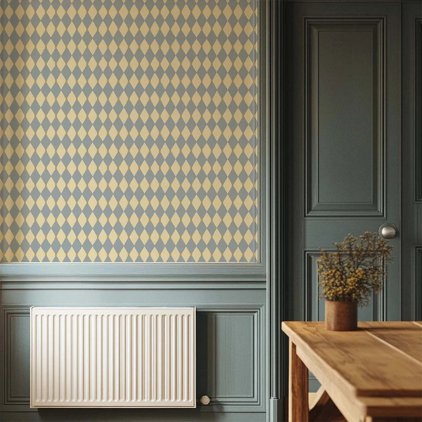 Harlekijn Lichtblauw – Speels ruitpatroon op duurzaam vliesbehang – Atelier Chien