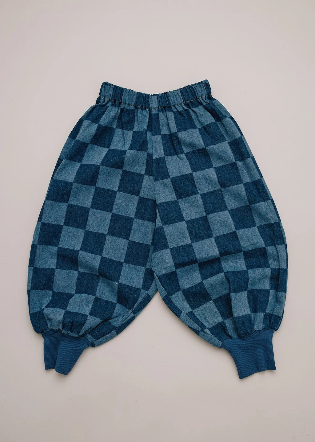 Murphy Checkerboard – Balloon Denim Trouser – 100% Biologisch Katoen – Claude & Co