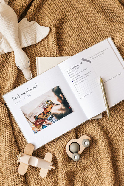 Baby fill-in book - My first year - Beige - Fyllbooks