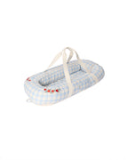 Baby Nest - Plaid Sky Blue - Babylft - Biologisch katoen - Geruit/Aardbeitjes - Garbo & Friends - Garbo&Friends - productfoto
