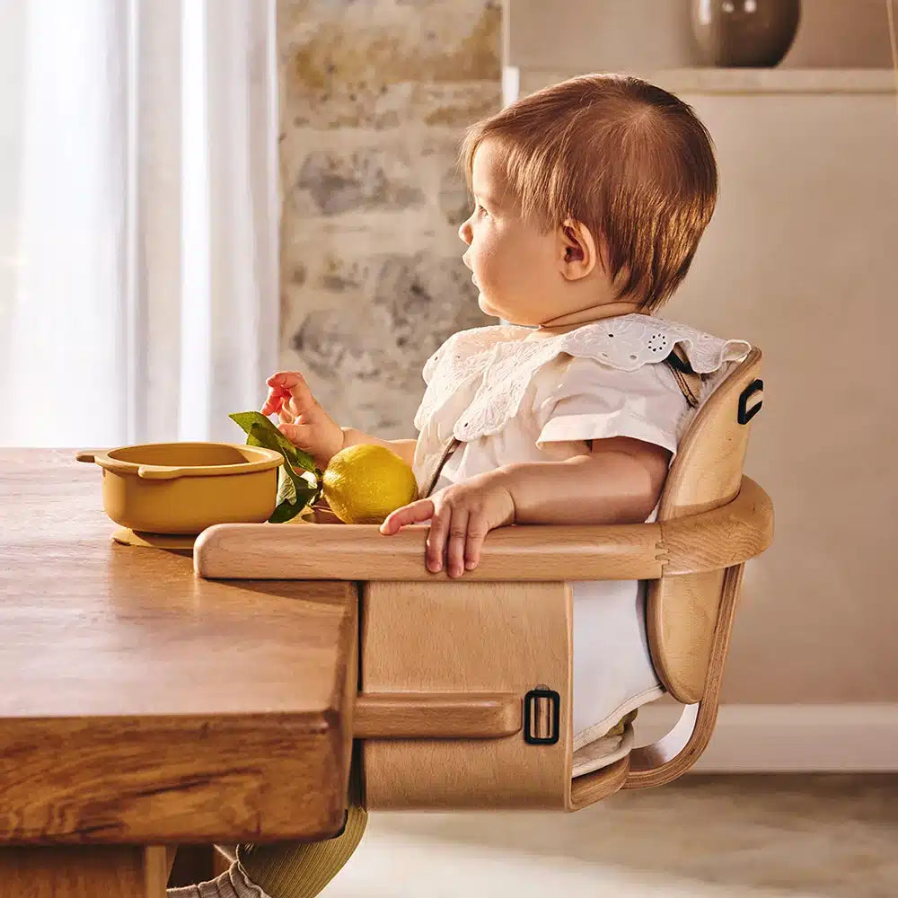 HIKO Baby Table Seat - Houten Tafelstoeltje - Vanaf 6 Maanden tot 15 kg - Charlie Crane - productfoto - afbeelding 2