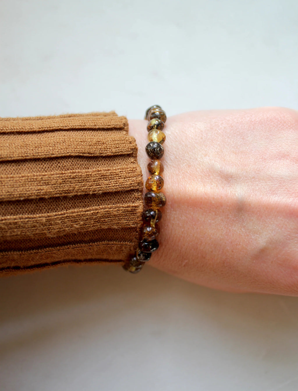 Green Amber Bracelet – Bracelet femme – Ambre vert de la Baltique – Nirrimis