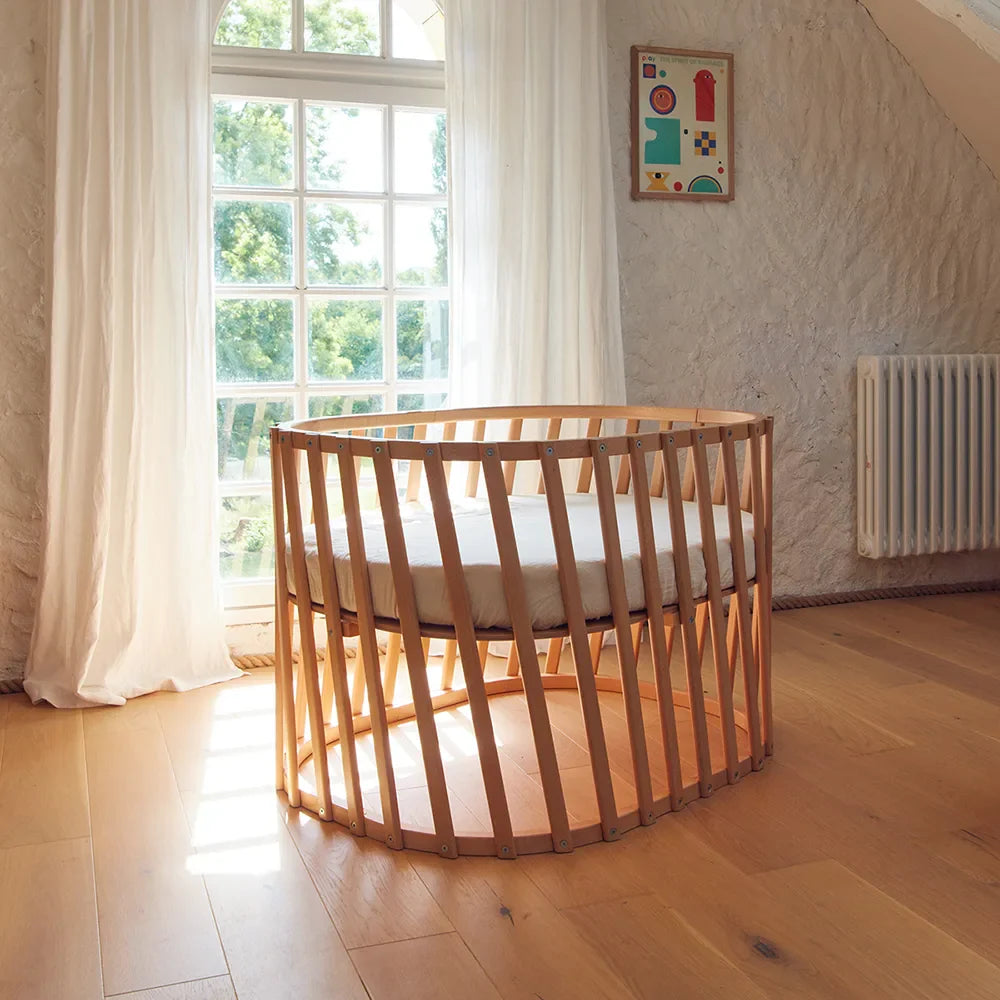 LUGO Evolving Wooden Baby Bed - Extendable Wooden Bed 70x90 / 70x140 cm - From Birth to 7 Years - Charlie Crane