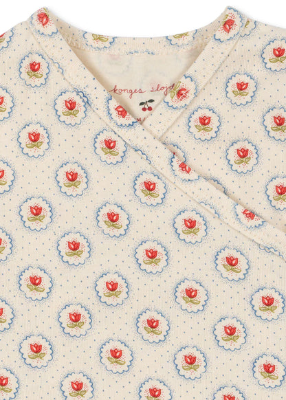 Basic Newborn Onesie - Mirage - Overslag Boxpakje - Biologisch Katoen - GOTS - Konges Sløjd - close up