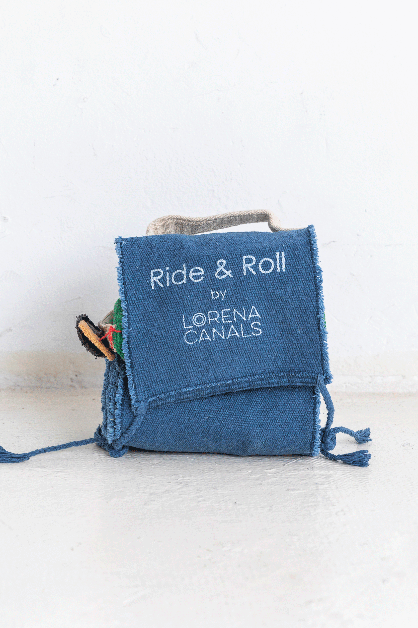 Ride & Roll Sea Clean Up Boat - Educatieve speelbaan met boot - 4 meter - Lorena Canals - productfoto