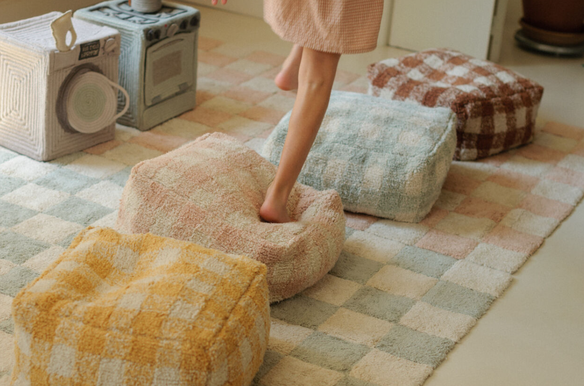 Pouf Vichy - Kinderpoef met ruitjes - Lorena Canals - productfoto - afbeelding 6
