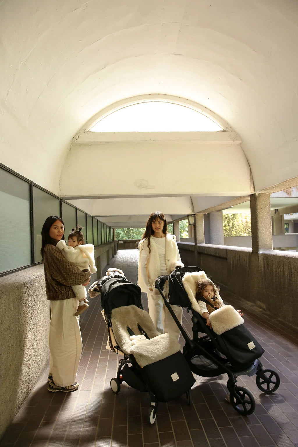 Toast Puffmuff – Luxury Merino Sheepskin Stroller Footmuff – BINIBAMBA