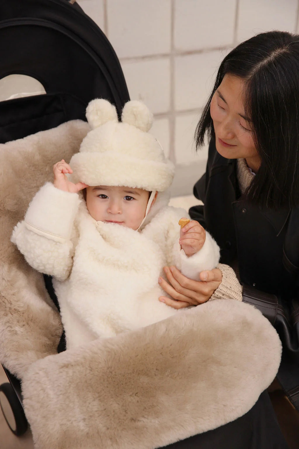 Toast Puffmuff – Luxury Merino Sheepskin Stroller Footmuff – BINIBAMBA