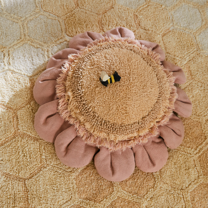 Floor Cushion Pink Daisy – Bloemvormig vloerkussen – Ø 70 cm – Lorena Canals