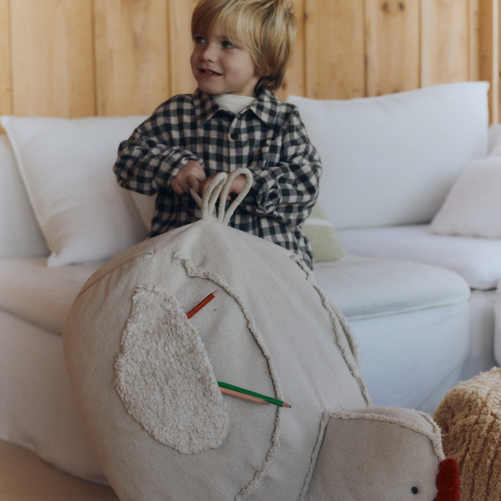 Pouf Chicken - Kinderpoef Mamma Chicken - 60 × 40 × 44 cm - Lorena Canals - productfoto - afbeelding 5