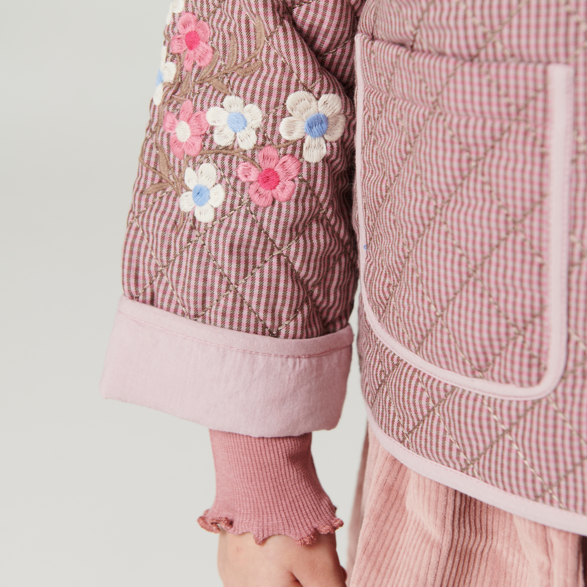Geruit quilted jasje met borduursel - Winter Rose Check Comb - Katoen - Copenhagen Colors - detail bloemen