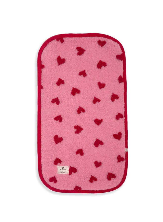 Alwero x Salty Stitch – Wieg-/Kinderwagenonderlegger – Bubble Gum Heart – 100% Merinowol