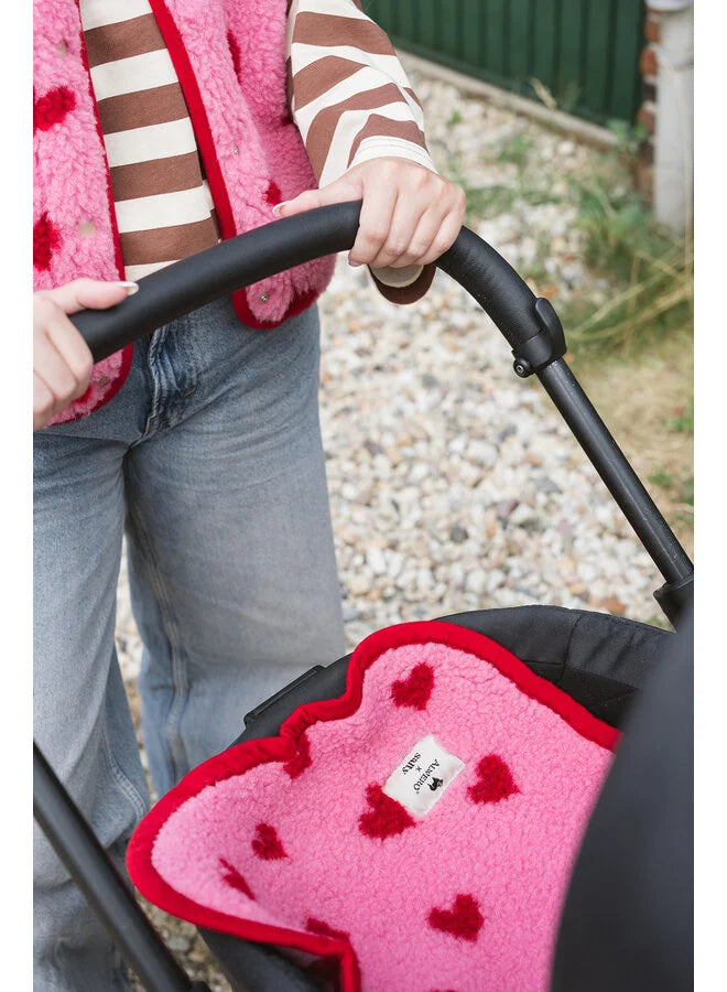 Alwero x Salty Stitch – Wieg-/Kinderwagenonderlegger – Bubble Gum Heart – 100% Merinowol