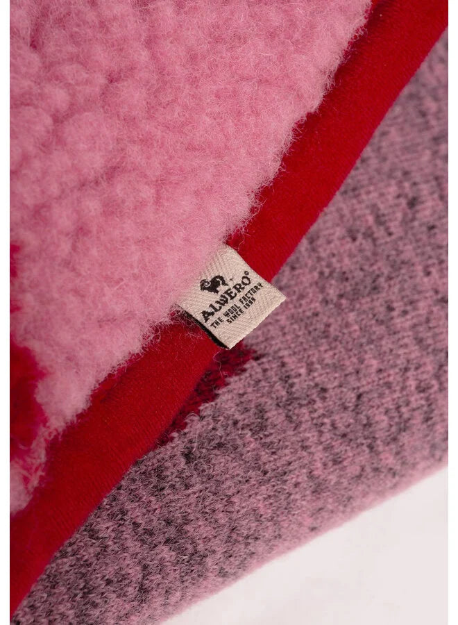 Alwero x Salty Stitch – Wieg-/Kinderwagenonderlegger – Bubble Gum Heart – 100% Merinowol