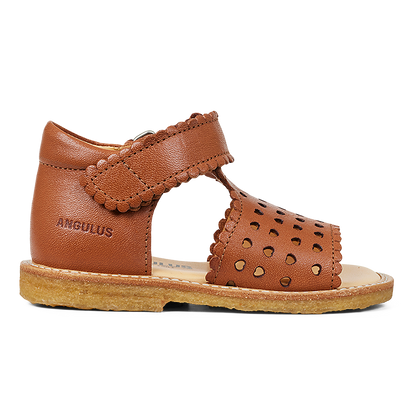 Angulus - Open teen sandaal met mini-hartjes en klittenband - Cognac - 100% Chroomvrij Leer - zijaanzicht
