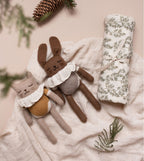 Gebreide konijnenknuffel Oat Bodysuit – 100% baby alpaca – Main Sauvage