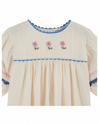 Top korte mouw - Blouse Brodee - Biologisch katoen - Creme - Emile et Ida close up