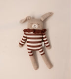Grote konijnenknuffel Sienna Striped Romper – 100% baby alpaca – Main Sauvage