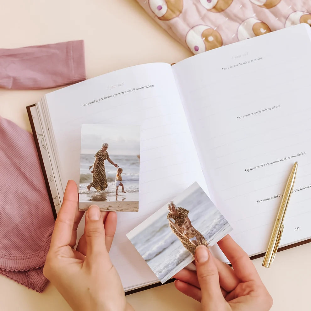 Sinds jij mijn kleinkind bent – Großeltern-Eintragebuch mit Erinnerungen und Lebensweisheiten für 10 Jahre – Birth Lines