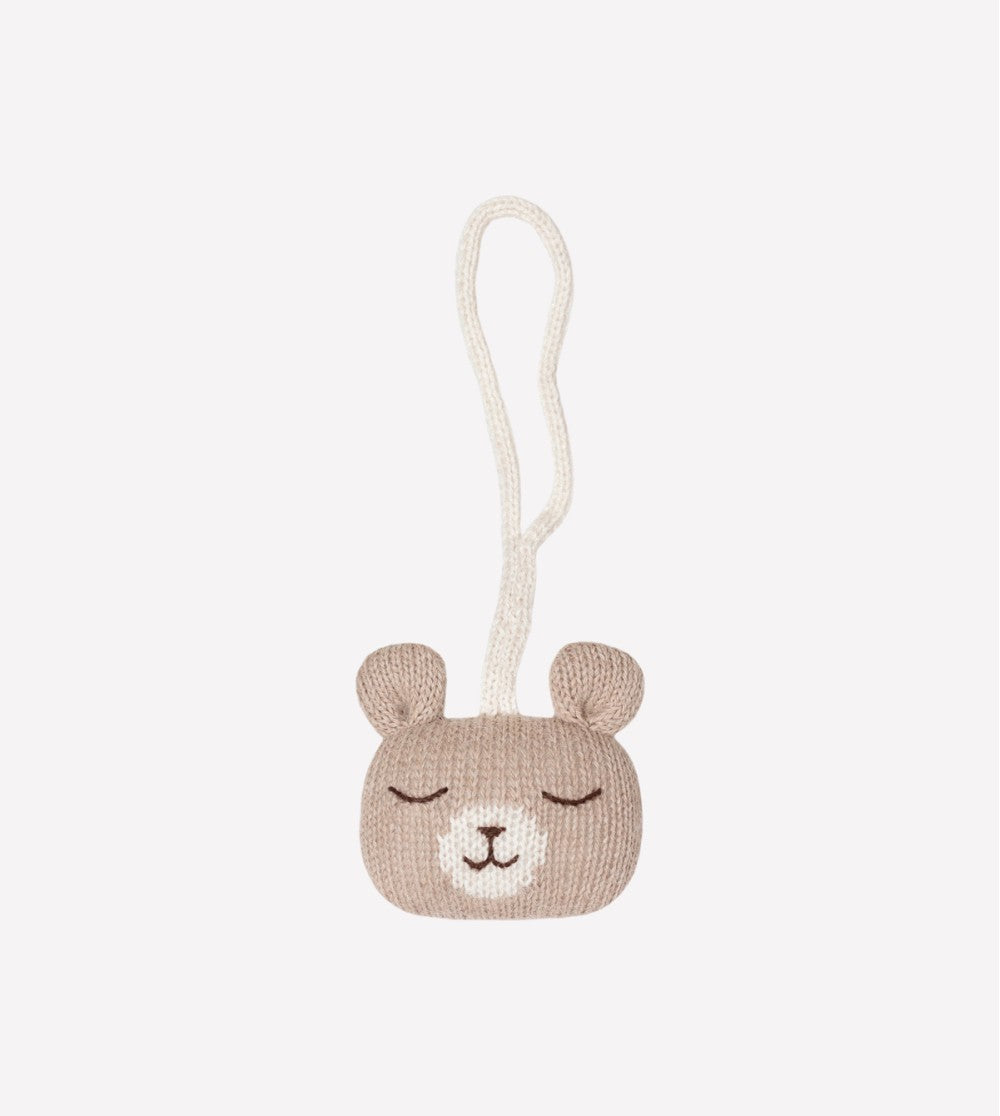 Hangrammelaar Bear Sand – 100% baby alpaca – Main Sauvage