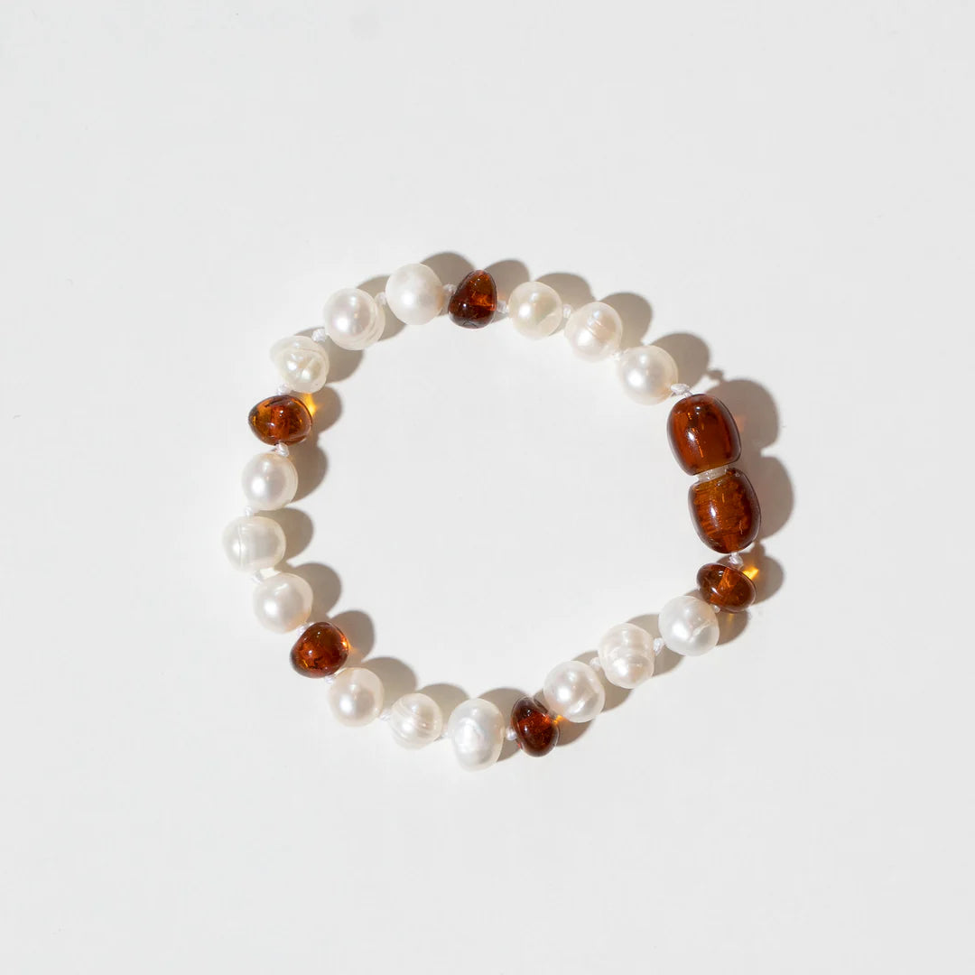 Barnsteen en parel armband - Pearly Caramel - 14 cm - Kids 0-3 jaar - Nirrimis