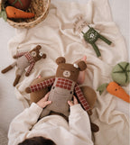 Großer Kuschelbär Milo Sienna Plaid – 100 % Baby-Alpaka – Main Sauvage