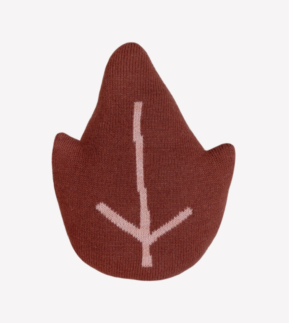 Maple Leaf Pillow 10Y Edition – 100% baby alpaca – Main Sauvage
