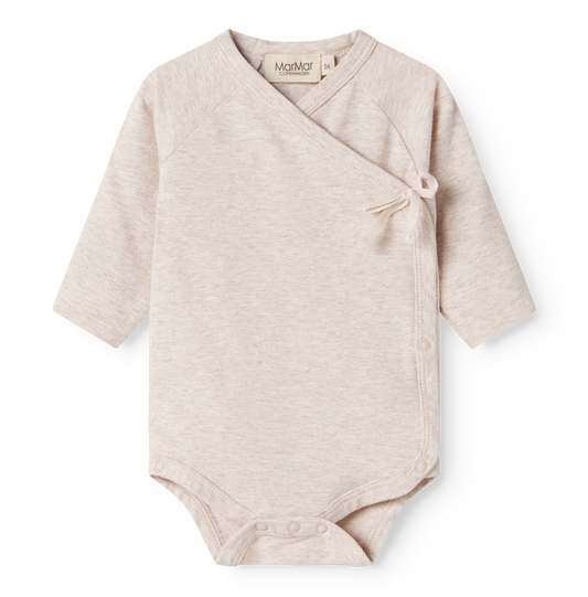 MarMar Copenhagen Belita Wikkelromper met Lange Mouwen – Zacht Baby Romper  Biologisch Katoen & TENCEL™ Modal beige melange