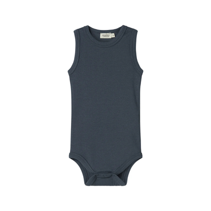 MarMar Copenhagen Rula Modal Sleeveless Romper  Ribbed Mouwloze Baby Romper TENCEL™ Modal en Biologisch Katoen blue donkerblauw navy