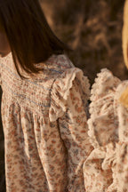 Saralou Jurk – Cream Carnation Vale – Biologisch Katoen Corduroy – Louise Misha