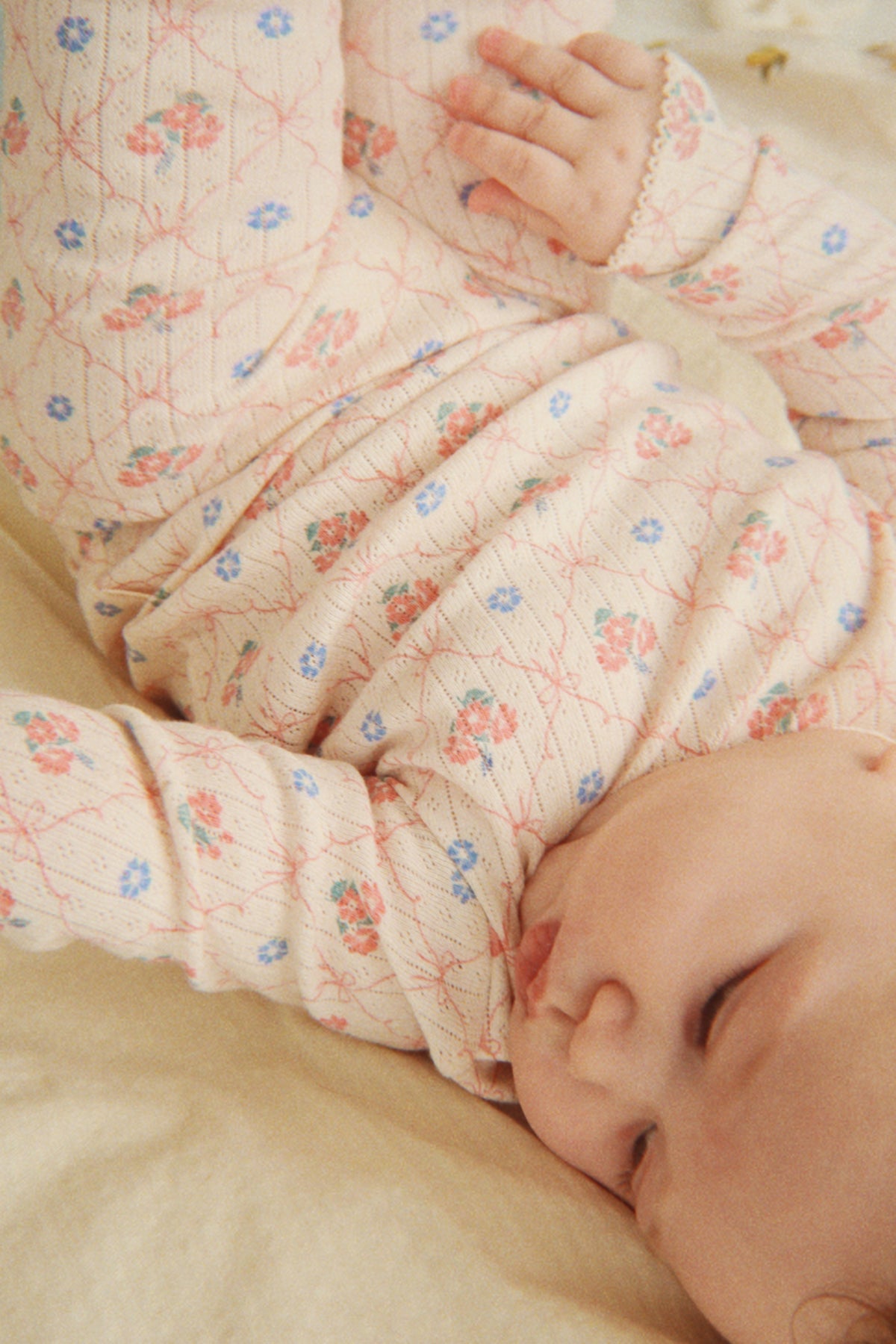 Minnie Pants Fleur Decor – Zacht babybroekje met bloemenprint – GOTS biologisch katoen – Konges Sløjd